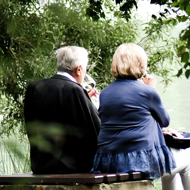 Client heureux avec son film d'héritage familial à Bordeaux